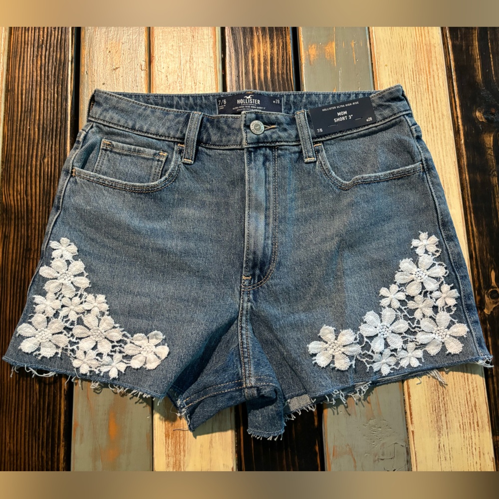 Hollister Ultra High Rise Mom Shorts with White Floral Embroidery
